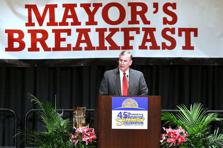 Mayor Greg Ballard speaks at the Mayor's Breakfast